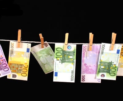 Europa pode ajudar Grécia com 25 mil milhões de euros - TVI