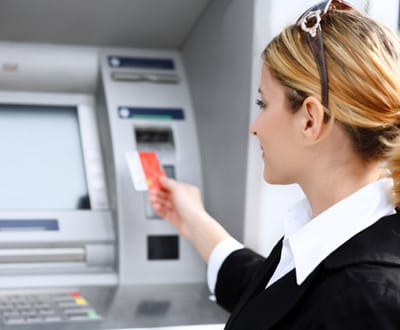 Contas à ordem: bancos cobram mais de 5 euros por manutenção - TVI