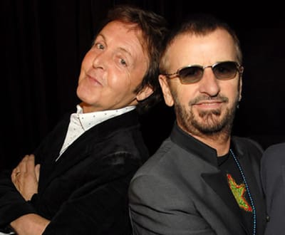 Paul McCartney junta-se a Ringo Starr em palco - TVI