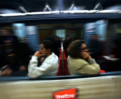Circulação na Linha Azul do Metro de Lisboa esteve interrompida devido a incêndio - TVI