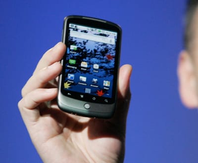 Telemóveis Android enviam mensagens pagas sem autorização - TVI