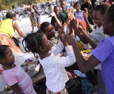 Haiti: «Pela primeira vez começo a ver sorrisos» - TVI