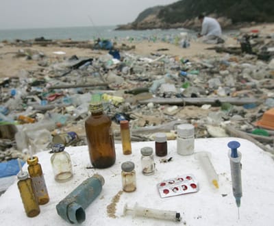 Hong Kong: resíduos hospitalares poluem ilha deserta - TVI
