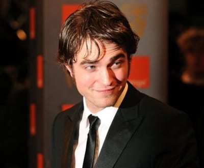 Robert Pattinson é eleito o homem mais sexy do mundo - TVI