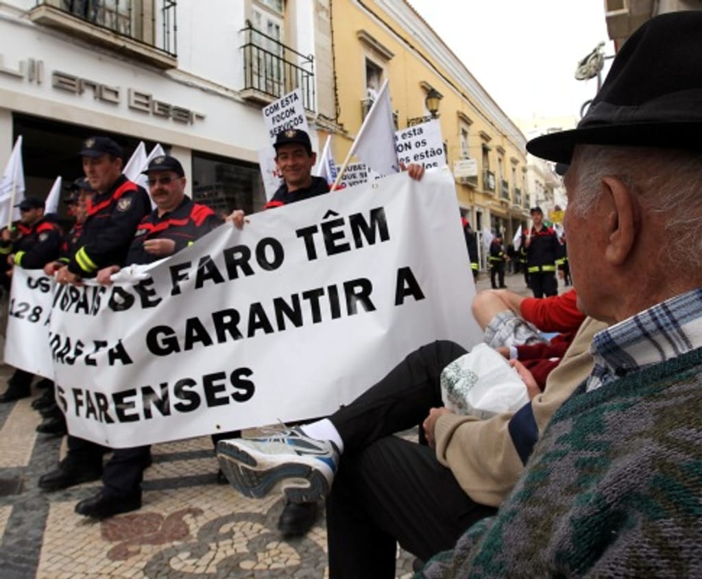 Faro: centenas de bombeiros manifestaram-se contra FOCON