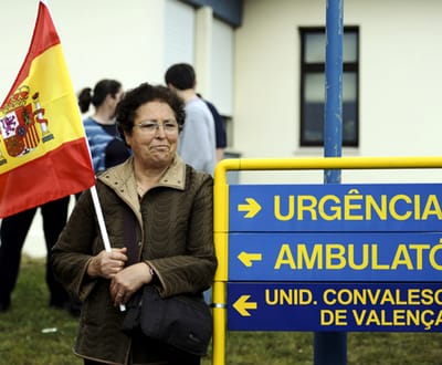 Doente morre em Valença: ministra recusa relação com fecho de urgências - TVI