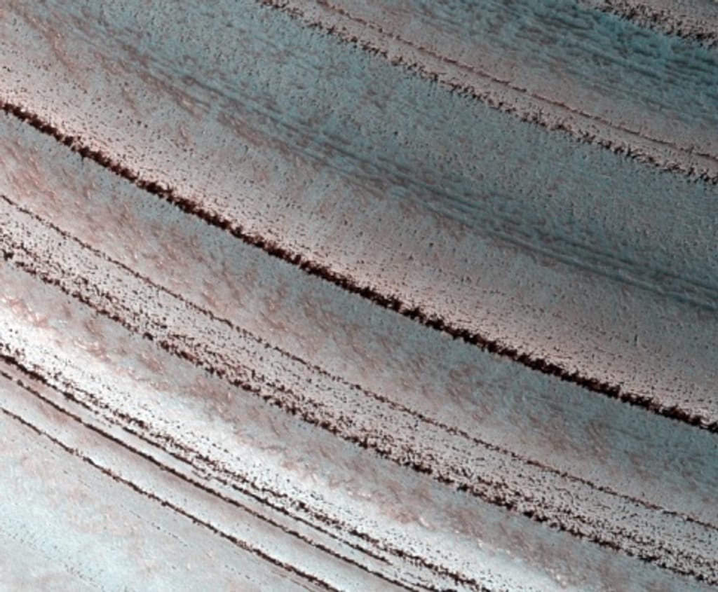 NASA divulga imagens de Marte escolhidas por internautas