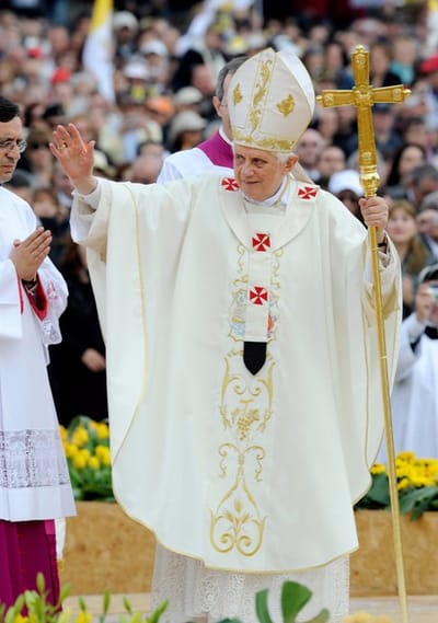 Ateus acham «inoportuna» a visita de Bento XVI - TVI