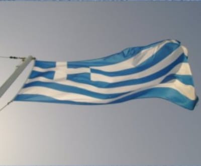 Grécia: milhares contestam reforma da Segurança Social - TVI