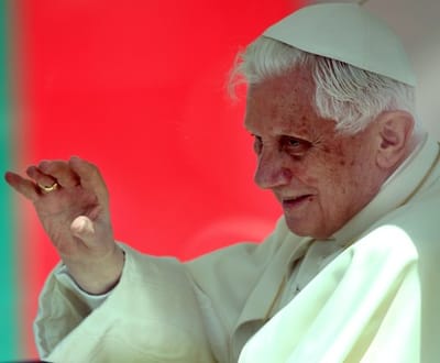 Papa fala da pedofilia e avisa: «Perdão não substitui a justiça» - TVI