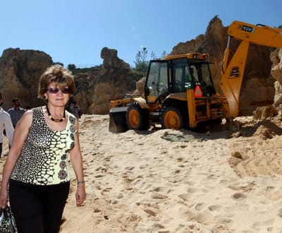 Ministra vê derrocadas controladas em praia algarvia - TVI
