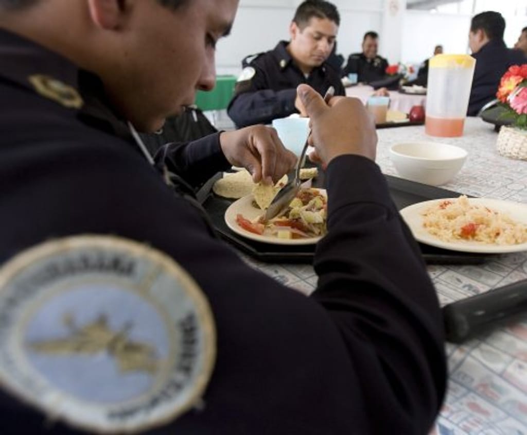 Polícias mexicanos de dieta