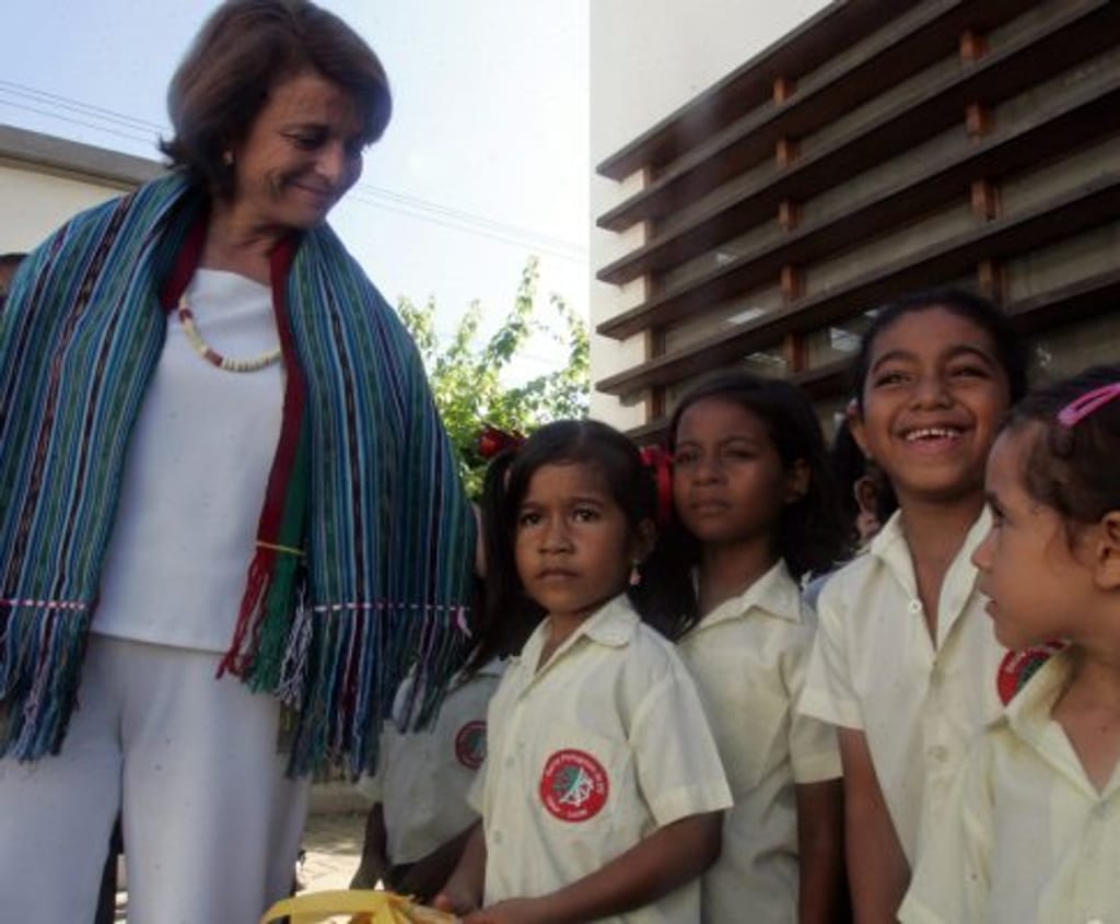 Visita de Isabel Alçada a Timor (EPA/ANTONIO DASIPARU)