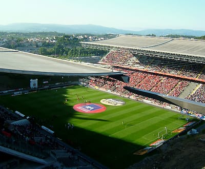 Câmara de Braga admite novo estádio, mas diz que referendo «é crucial» - TVI