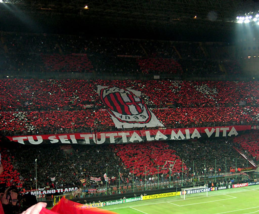 Estádio Giuseppe Meazza, em Milão (Milan e Inter)
