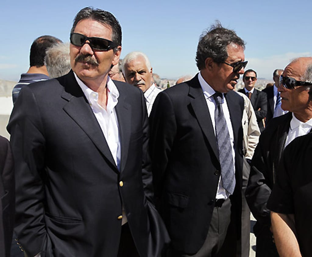 Toni, Humberto Coelho e Pietra no funeral de Torres