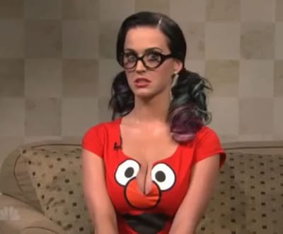 Katy Perry mostra o que é realmente um decote ousado (vídeo) - TVI