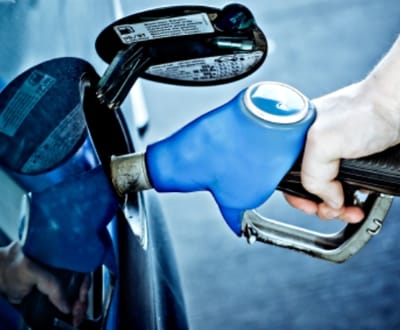 Combustíveis low cost vão chegar a todas as gasolineiras - TVI