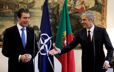 Cimeira abre com minuto de silêncio pelos que deram a vida pela NATO - TVI
