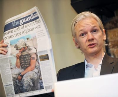 WikiLeaks: filho de Assange pede tratamento «apolítico» para o pai - TVI
