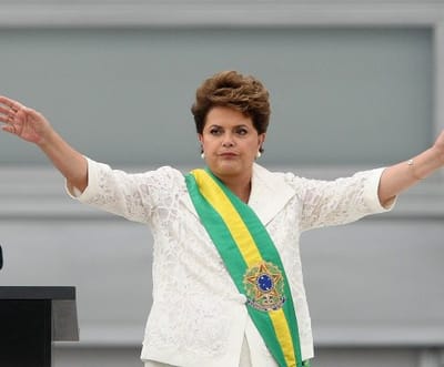 Dilma aguarda «com expetativa» visita do Papa ao Brasil - TVI