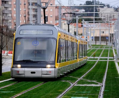Mulher ferida com gravidade em atropelamento no metro do Porto - TVI