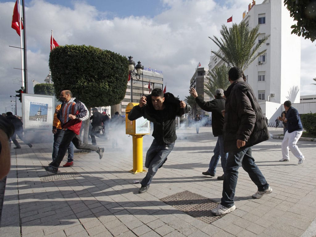 Tunísia: portugueses acusam Governo de mentir - EPA/LUCAS DOLEGA