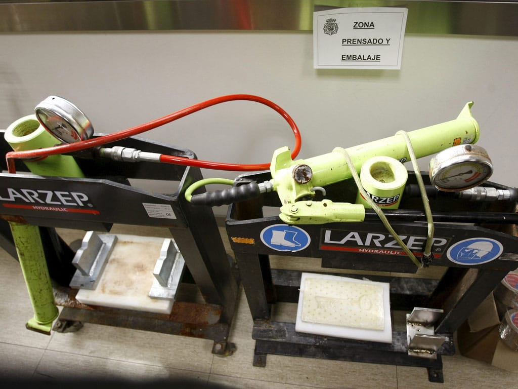 Desmantelado laboratório de cocaína em Espanha - EPA/JUAN M. ESPINOSA