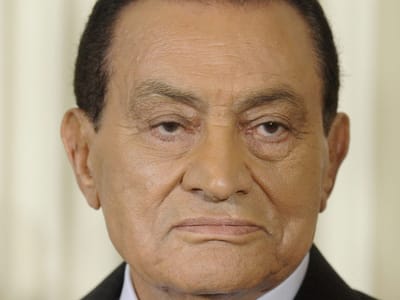 Egito: três anos de prisão para Mubarak por corrupção - TVI