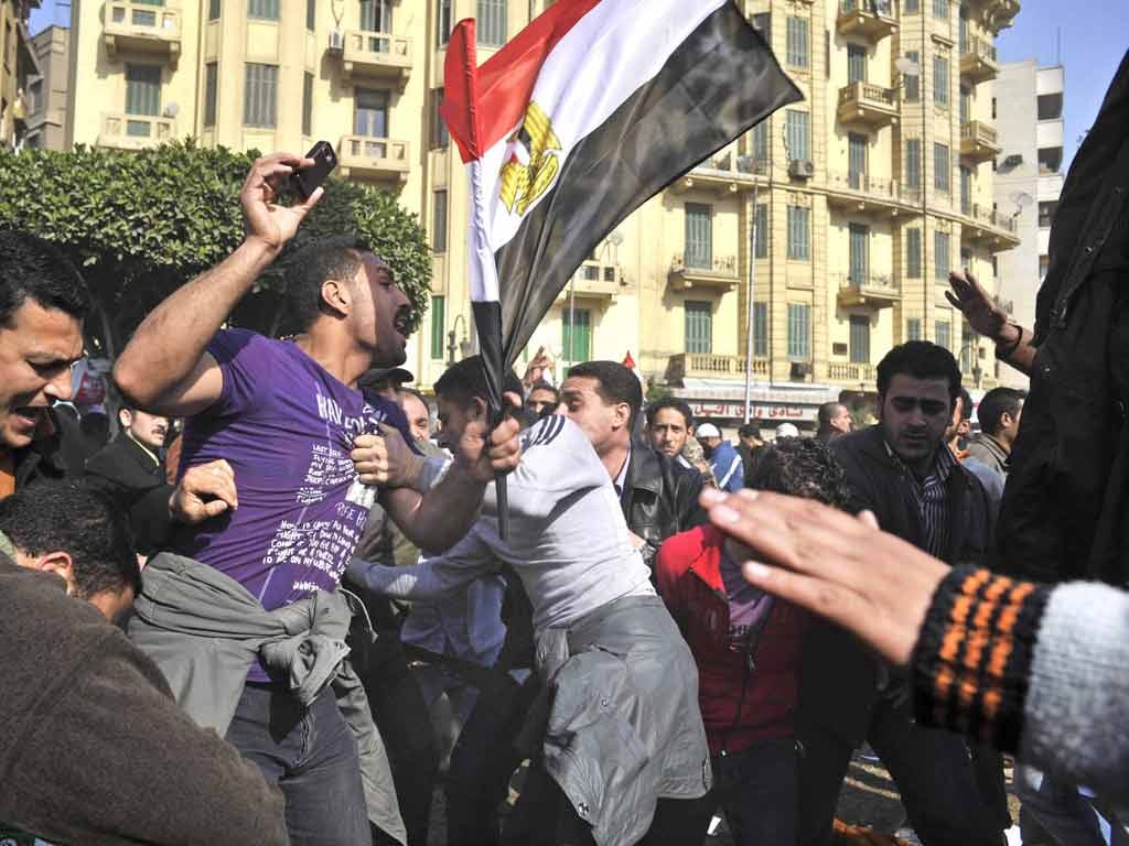 Confrontos no centro do Cairo (EPA)