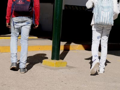 Rapaz de 15 anos confessa ataques e abusos sexuais a menores durante o caminho para a escola - TVI