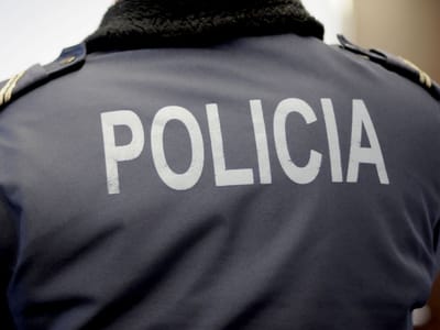 Agente da PSP apanhado com droga em casa - TVI