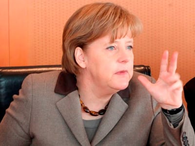 Merkel: «Situação na Grécia tem de ser esclarecida» - TVI