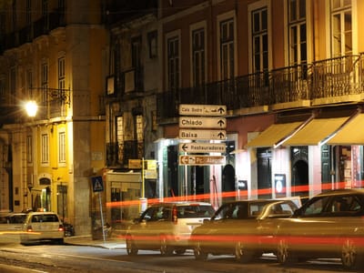 Há lojas em Portugal a servir de "fachada" para a imigração europeia - TVI