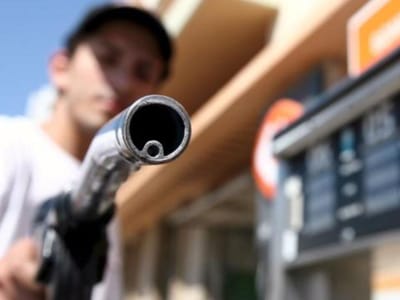 Gasolina não mexe, mas preço do gasóleo vai subir - TVI