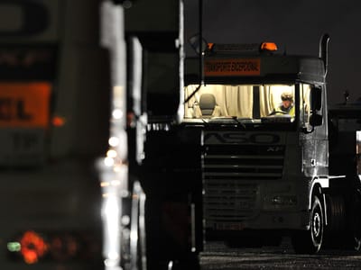 Greve: mais camiões apedrejados - TVI