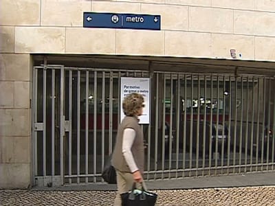 Metro de Lisboa contrai dívida com garantia do Estado - TVI