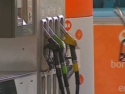 Gasolina voltou a subir esta 2ª feira - TVI