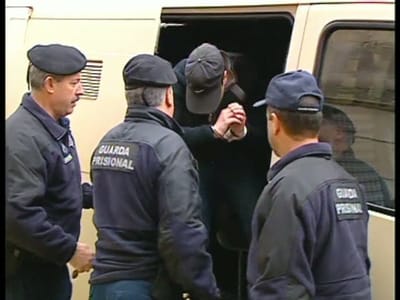 15 anos de prisão por esfaquear ex-namorada - TVI
