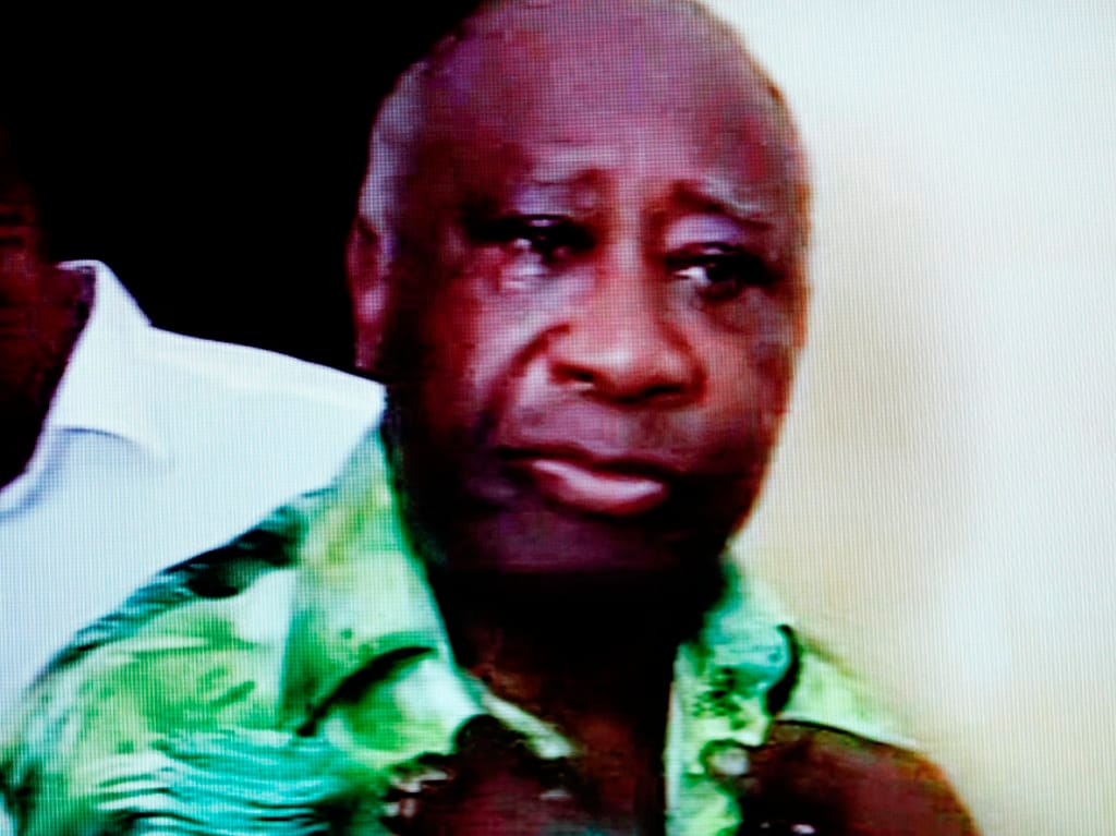 Gbagbo detido pelas tropas francesas (EPA/TCI)