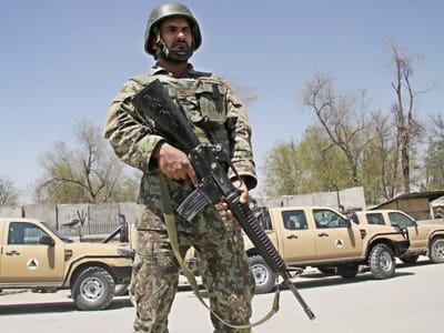 Afeganistão: atentado mata três polícias - TVI
