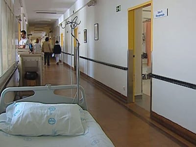 Hospitais obrigados a cortar gastos em 200 milhões - TVI