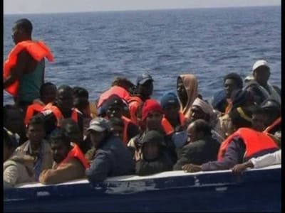 Mais de 150 imigrantes à deriva na costa da ilha do Natal - TVI