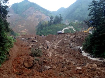 Sobe para 42 o número de mortos em deslizamentos de terra na China - TVI