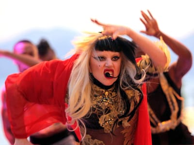 Lady Gaga quer fazer música para novo «Machete» - TVI