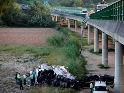 Brisa condenada a pagar 258 mil euros a camionista que caiu de ponte na A1 - TVI