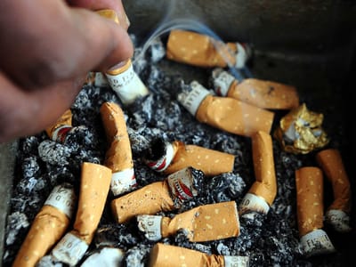 Medo de cancro leva fumadores a deixar tabaco - TVI