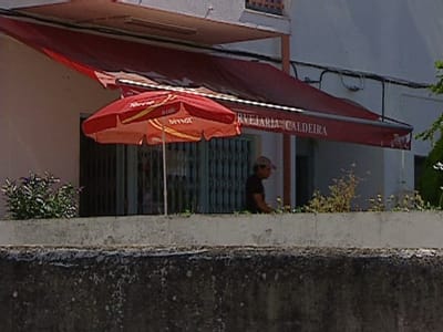 Monte Abraão: tiroteio entre polícia e assaltantes - TVI