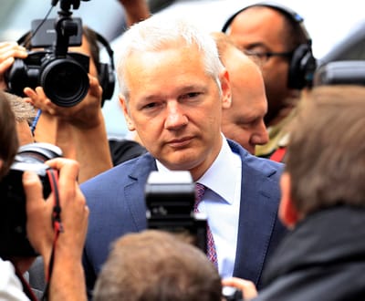 Suécia mantém mandado de captura europeu contra Assange - TVI