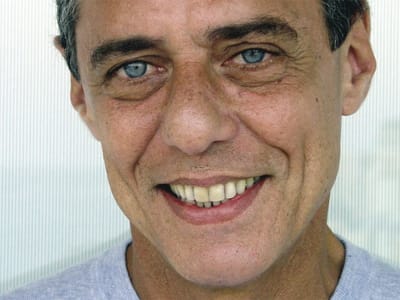 Chico Buarque: “A não assinatura do Bolsonaro é para mim um segundo Prémio Camões” - TVI